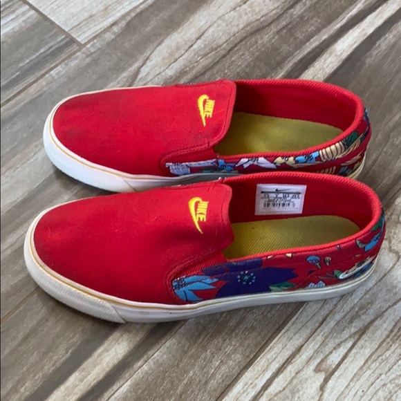 nike floral slip ons